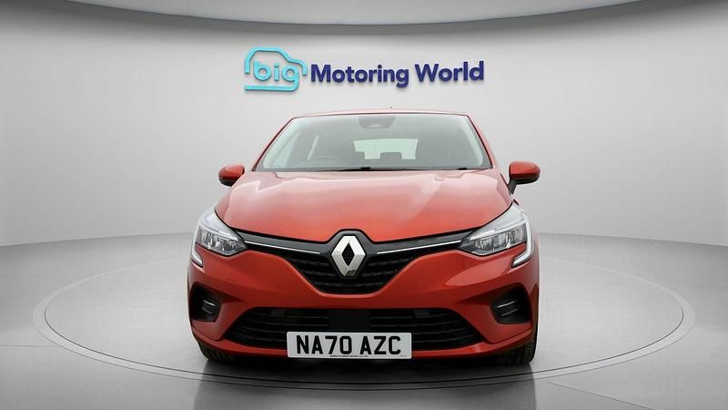 Used Renault Clio V Play 101 HP (74 kW) 2020 Red Hatchback