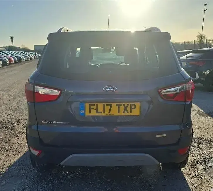 Usado Ford Ecosport Titanium 125 HP (91 kW) 2017 Cinzento SUV