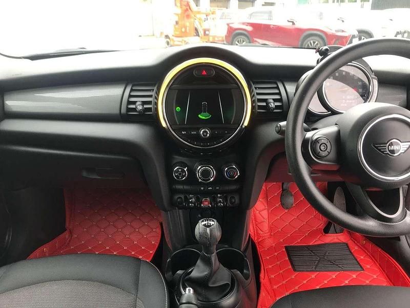 Image 2/4
