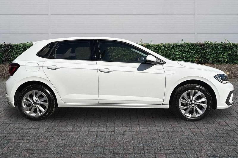 Used VW Polo Style 95 HP (69 kW) 2024 White Hatchback