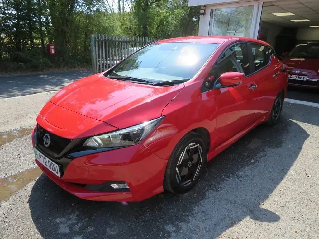 Used Nissan Leaf Acenta 110 kW (150 HP) 2022 Red Hatchback