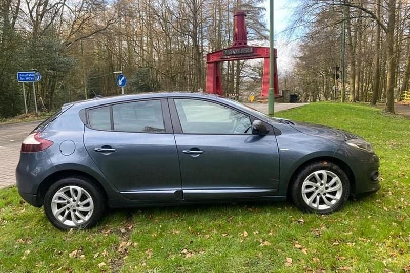 Used 2016 Renault Mégane III LIMITED Hatchback | £2,499 (Super price) - Image 1/1