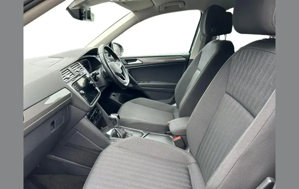 Used VW Tiguan Allspace Life 150 HP (110 kW) 2023 Grey SUV