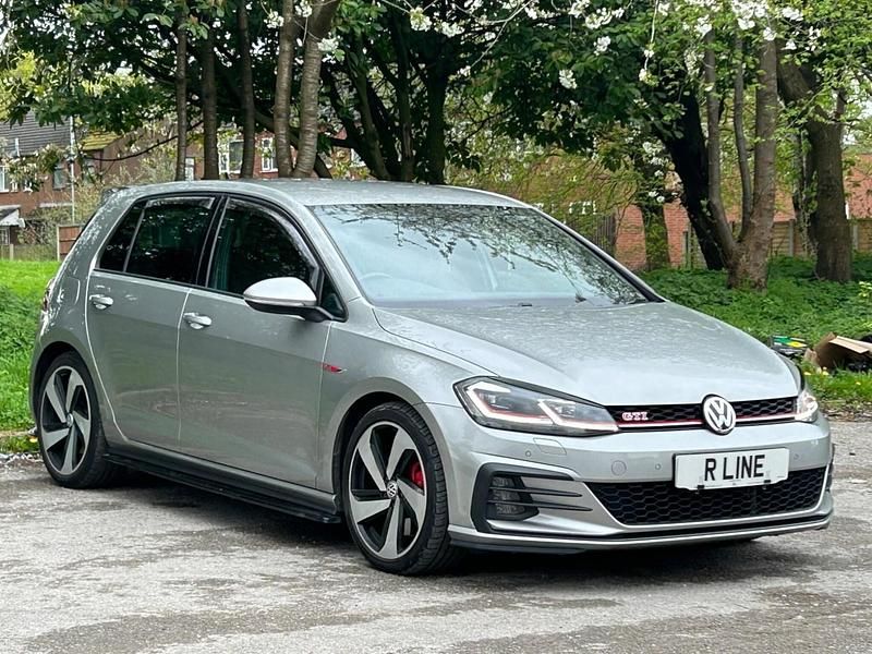 Usado VW Golf VII GTI 245 HP (180 kW) 2019 Prateado Citadino