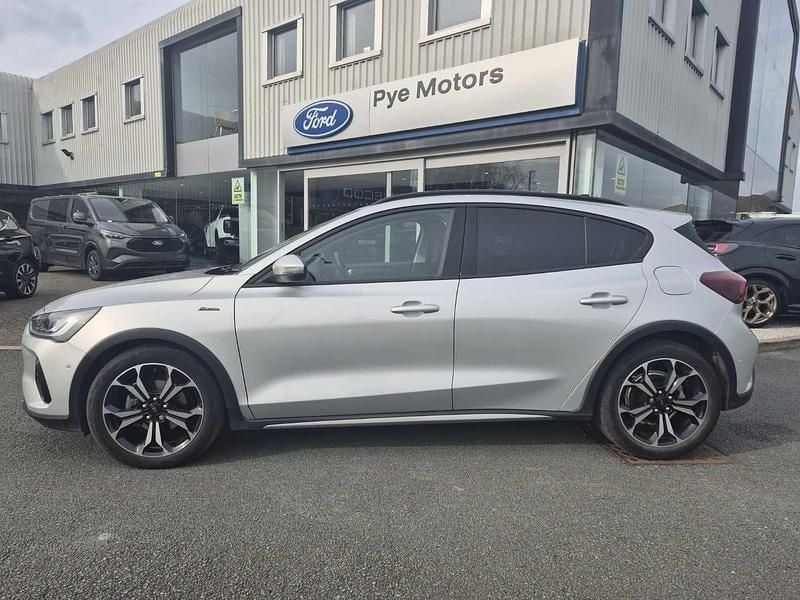 Used Ford Focus Active X 125 HP (91 kW) 2023 Moondust silver Hatchback