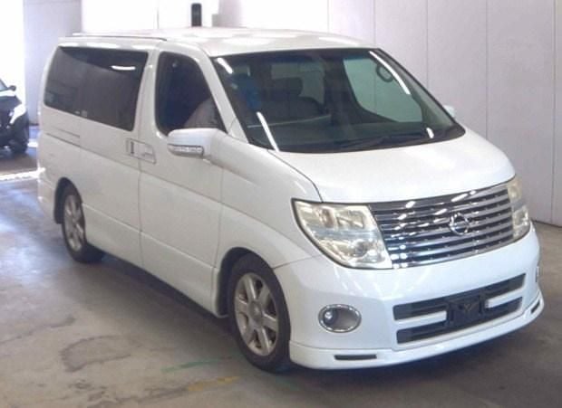 White Used 2006 Nissan Elgrand MPV | £9,999 (Fair price) - Image 1/2