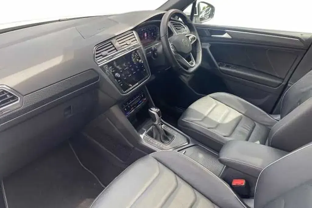 Used VW Tiguan R-line 150 HP (110 kW) 2023 White SUV