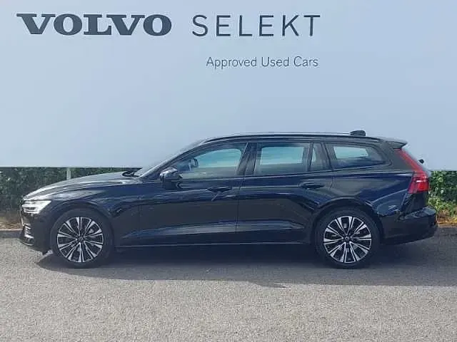 Used Volvo V60 Core 161 HP (118 kW) 2023 Estate