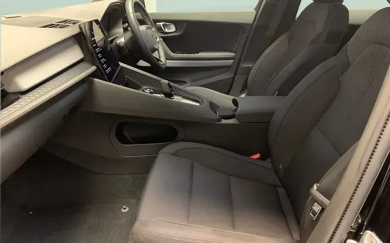 Begagnad Polestar 2 Long Range Single Motor 169 kW (231 HK) 2022 Svart Halvkombi