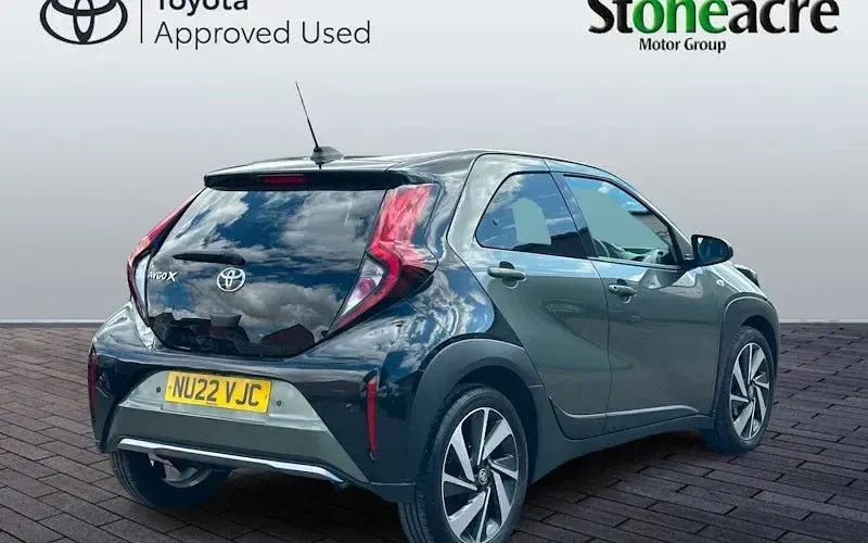Used Toyota Aygo X 72 HP (52 kW) 2024 Green SUV