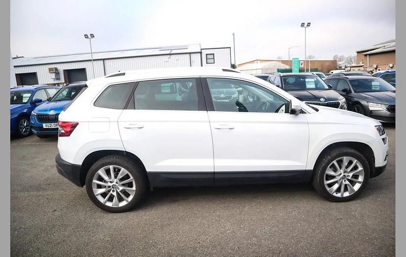 Used Skoda Karoq SE L 147 HP (108 kW) 2018 White SUV