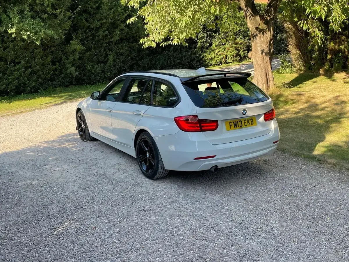 Used BMW 320 2013 White Estate