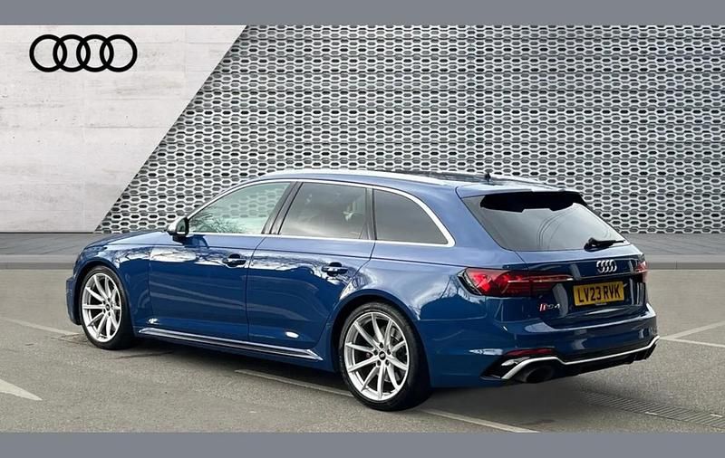 Used Audi RS4 Design 444 HP (326 kW) 2023 Blue Estate