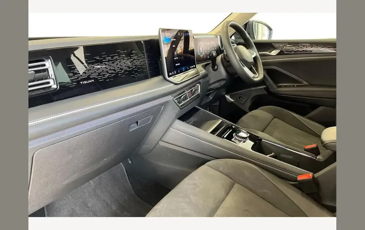 Used VW Tiguan Elegance 150 HP (110 kW) 2025 Dolphin grey SUV