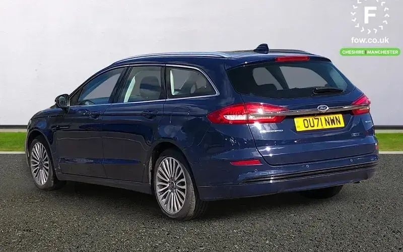 Begagnad Ford Mondeo Titanium 188 HK (138 kW) 2021 Blå Kombi