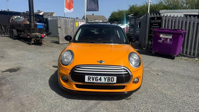 Used Mini Cooper Hatch 136 HP (100 kW) 2014 Orange Hatchback