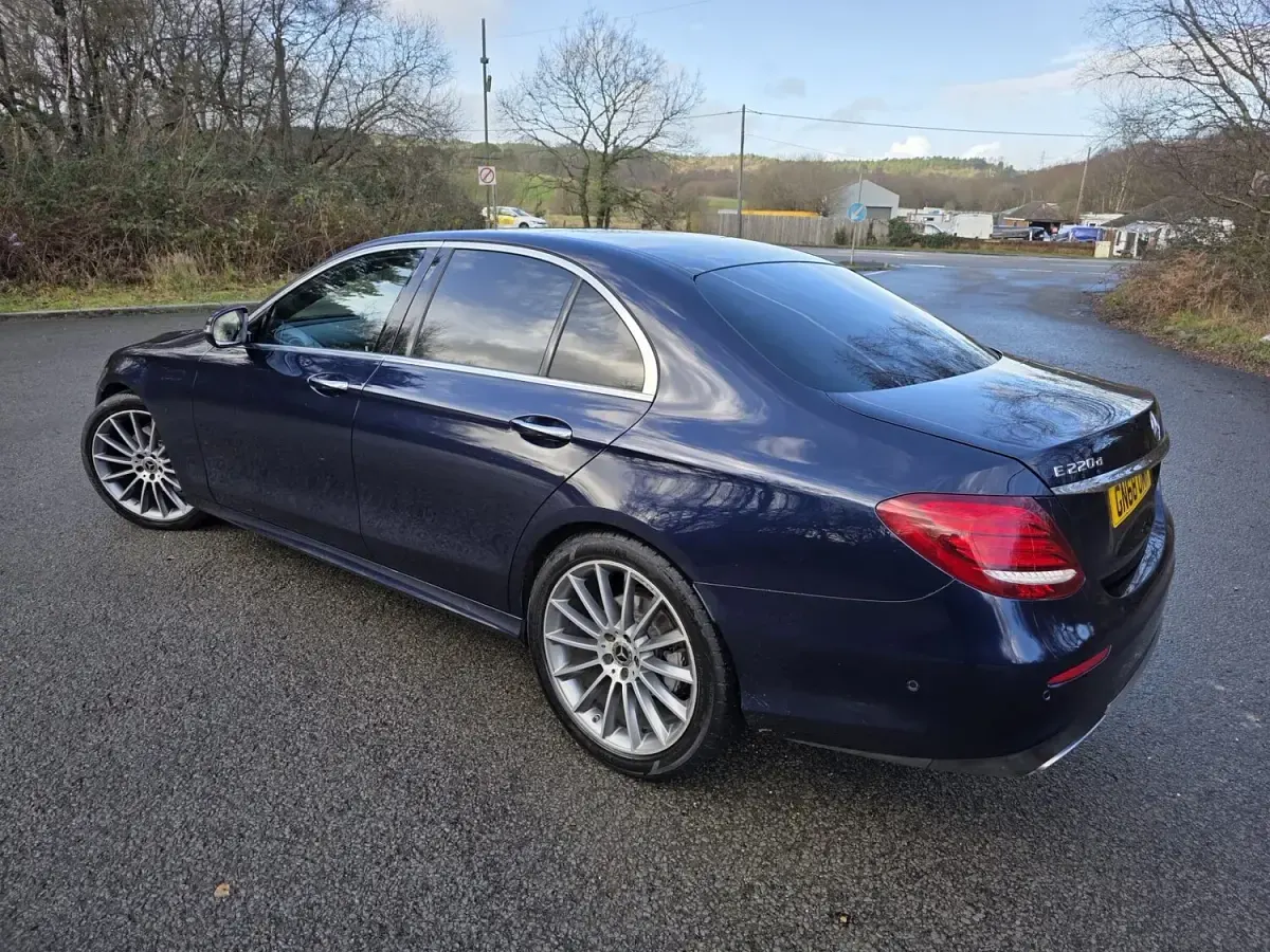 Used Mercedes E220 AMG Line Premium 194 HP (142 kW) 2018 Blue Sedan