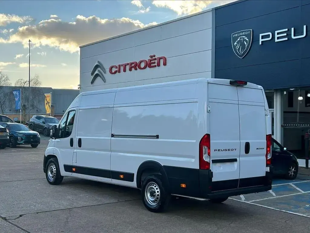 New Peugeot Boxer 140 HP (102 kW) 2026 White Van