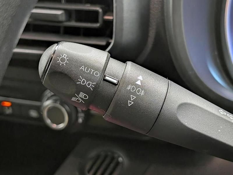 Used Citroën Berlingo 99 HP (72 kW) 2022 White MPV