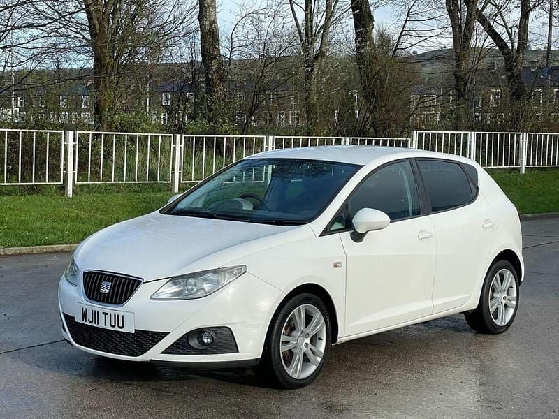 Usado Seat Ibiza 85 HP (62 kW) 2011 Branco Citadino