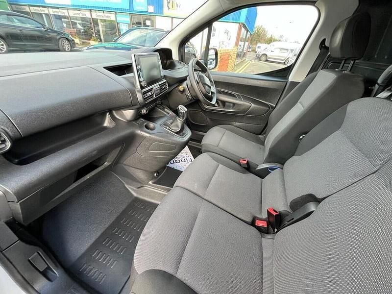 Used Peugeot Partner 2021 White MPV