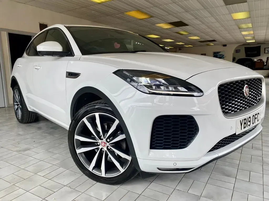 Usado Jaguar E-Pace R-Dynamic 150 HP (110 kW) 2019 Branco SUV