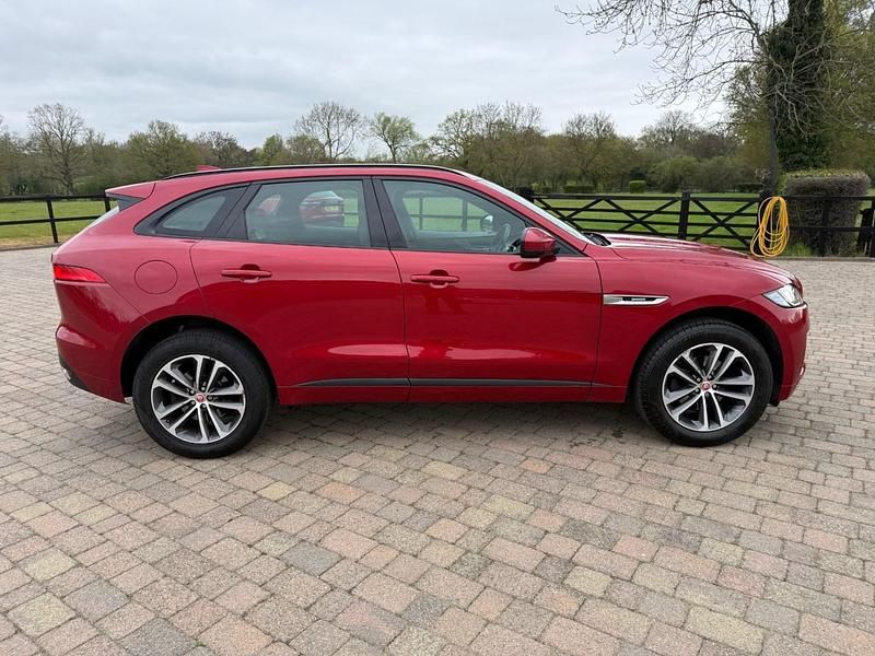 Second-hand Jaguar F-Pace R-Sport 2016 Roșu SUV