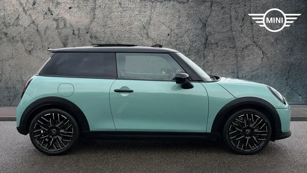 Used Mini Cooper S Hatch 201 HP (147 kW) 2024 Green Hatchback