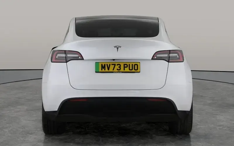 Used Tesla Model Y Standard Range 254 kW (346 HP) 2023 White SUV