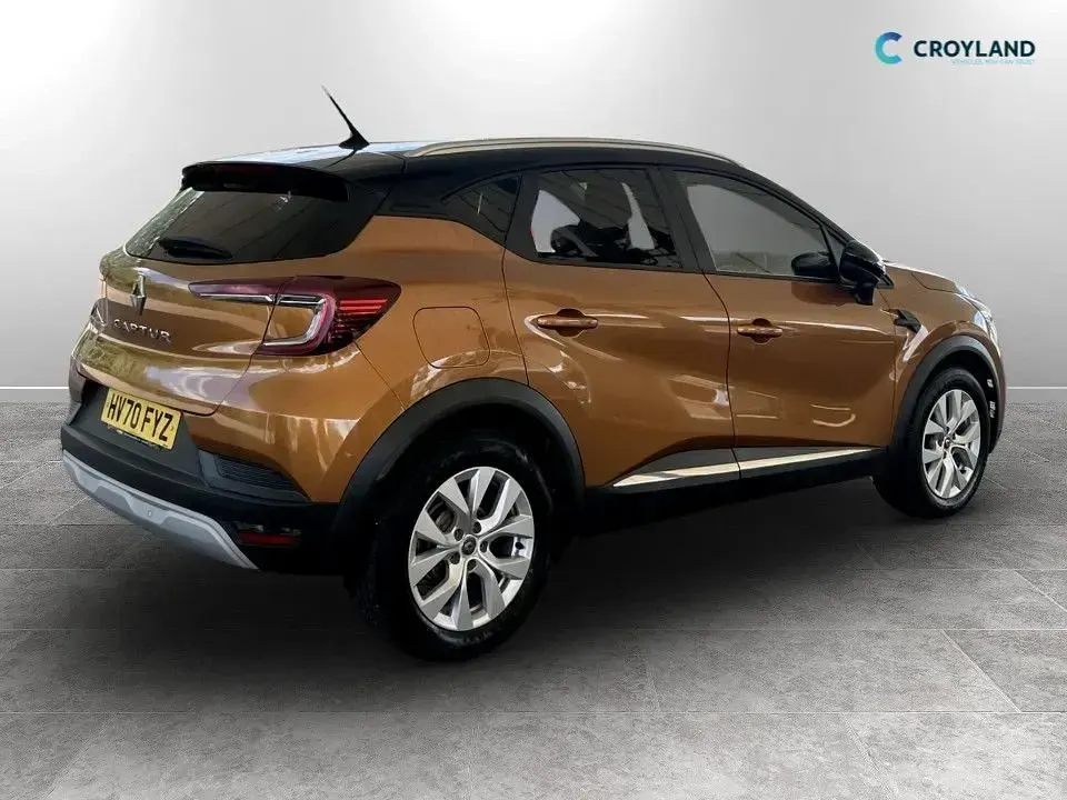 Used Renault Captur Iconic 100 HP (73 kW) 2020 Orange/black SUV