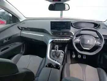 Used Peugeot 5008 Allure+ 131 HP (96 kW) 2022 Red SUV