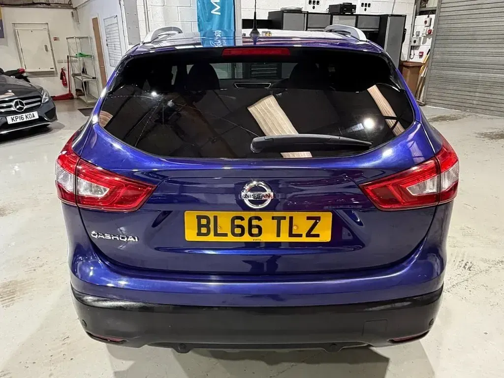 Used Nissan Qashqai N-Vision 110 HP (80 kW) 2016 Blue SUV