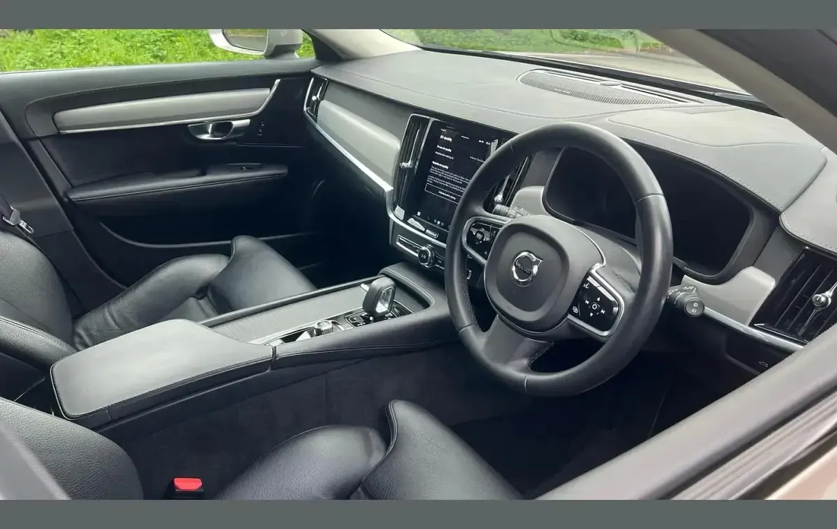 Used Volvo V90 CC Plus 232 HP (170 kW) 2022 Other Estate