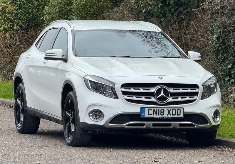 Used Mercedes GLA200 136 HP (100 kW) 2018 White SUV