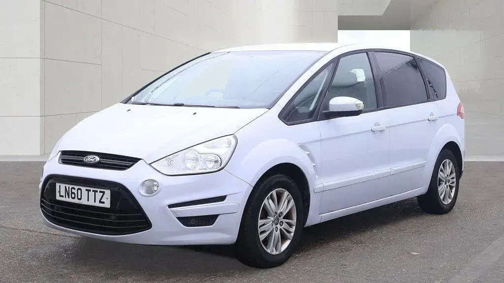 Used Ford S-MAX Zetec 140 HP (102 kW) 2010 White MPV
