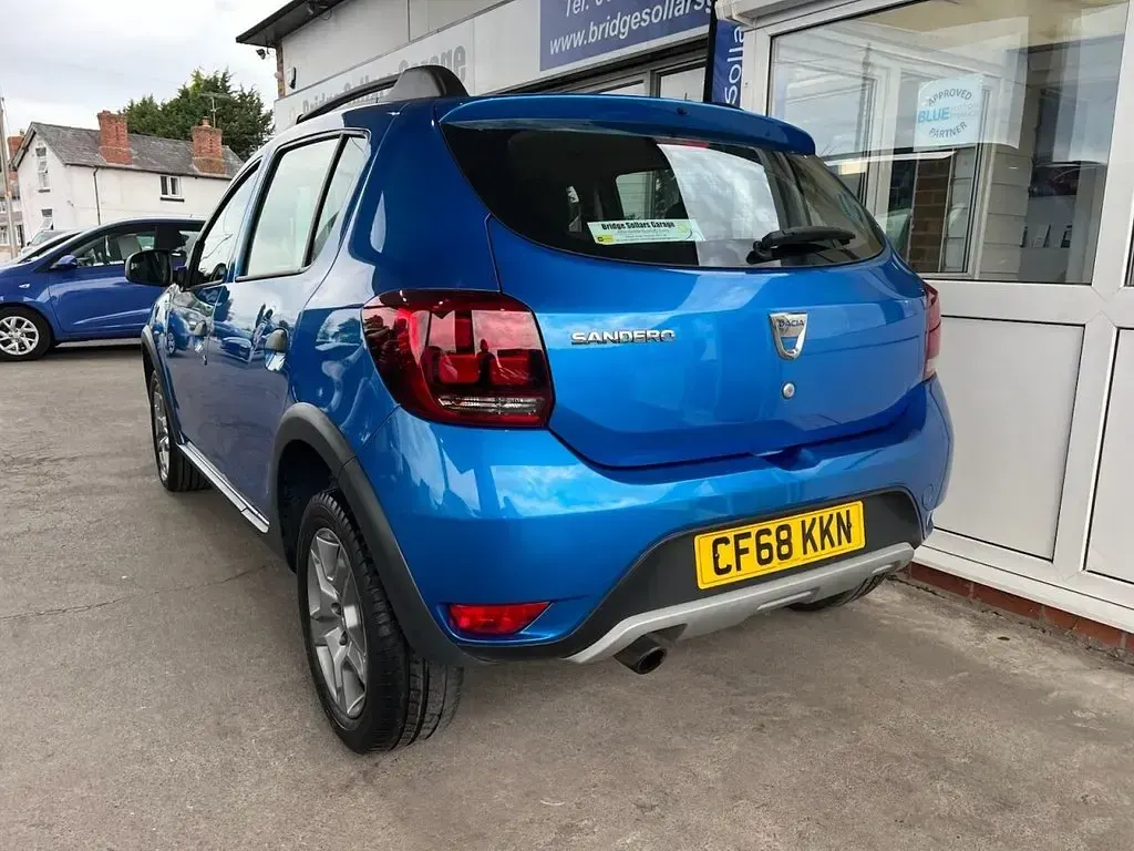 Used Dacia Sandero Essentiel 90 HP (66 kW) 2019 Blue Hatchback