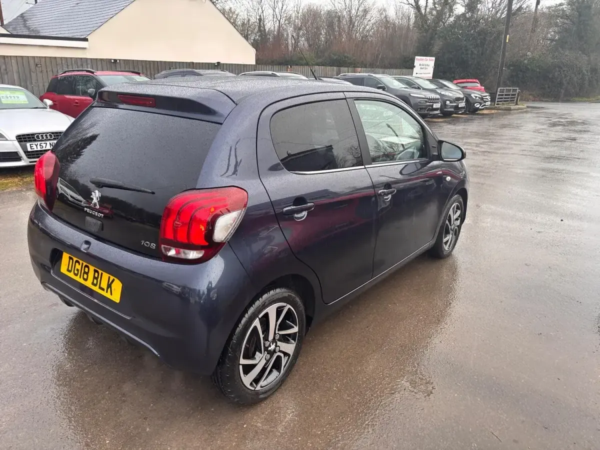 Używany Peugeot 108 Allure 82 KM (60 kW) 2018 Niebieski Hatchback