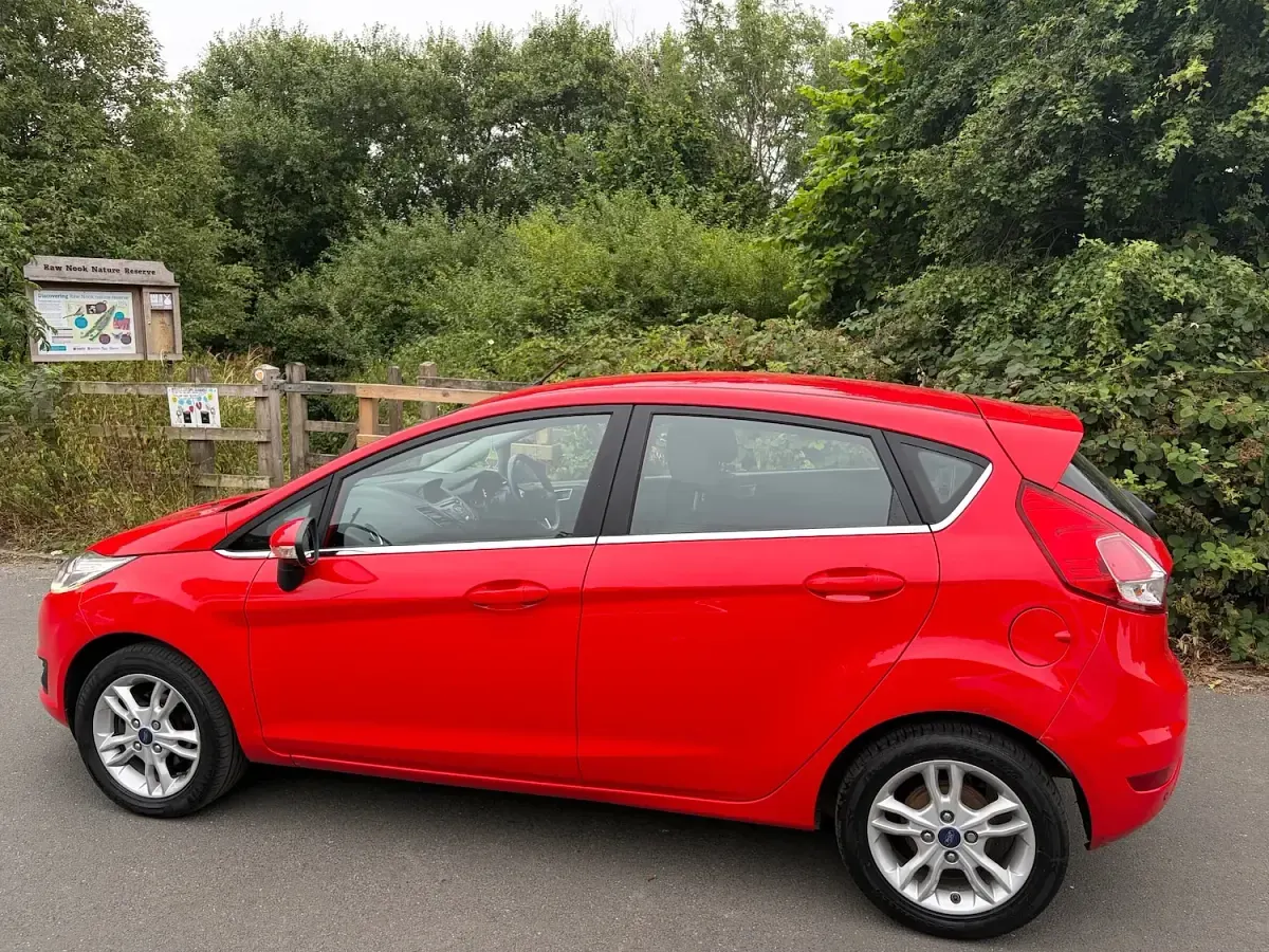 Used Ford Fiesta Zetec 98 HP (72 kW) 2017 Red Hatchback