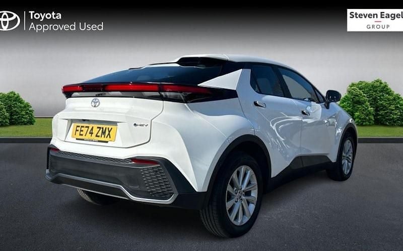 Used Toyota C-HR 140 HP (102 kW) 2026 SUV