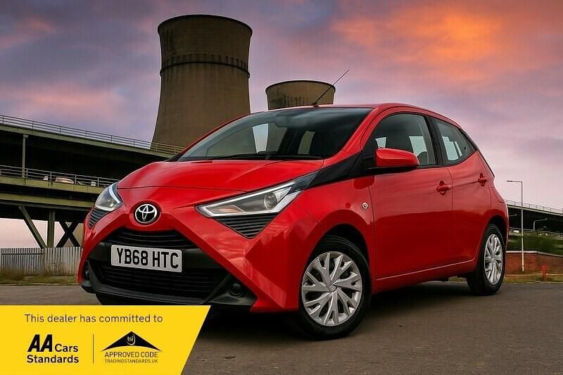 Used Toyota Aygo X-play 71 HP (52 kW) 2018 Red Hatchback
