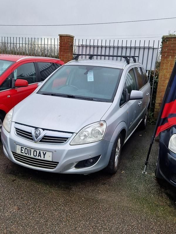 Used Vauxhall Zafira Design Edition 2011 Silver MPV