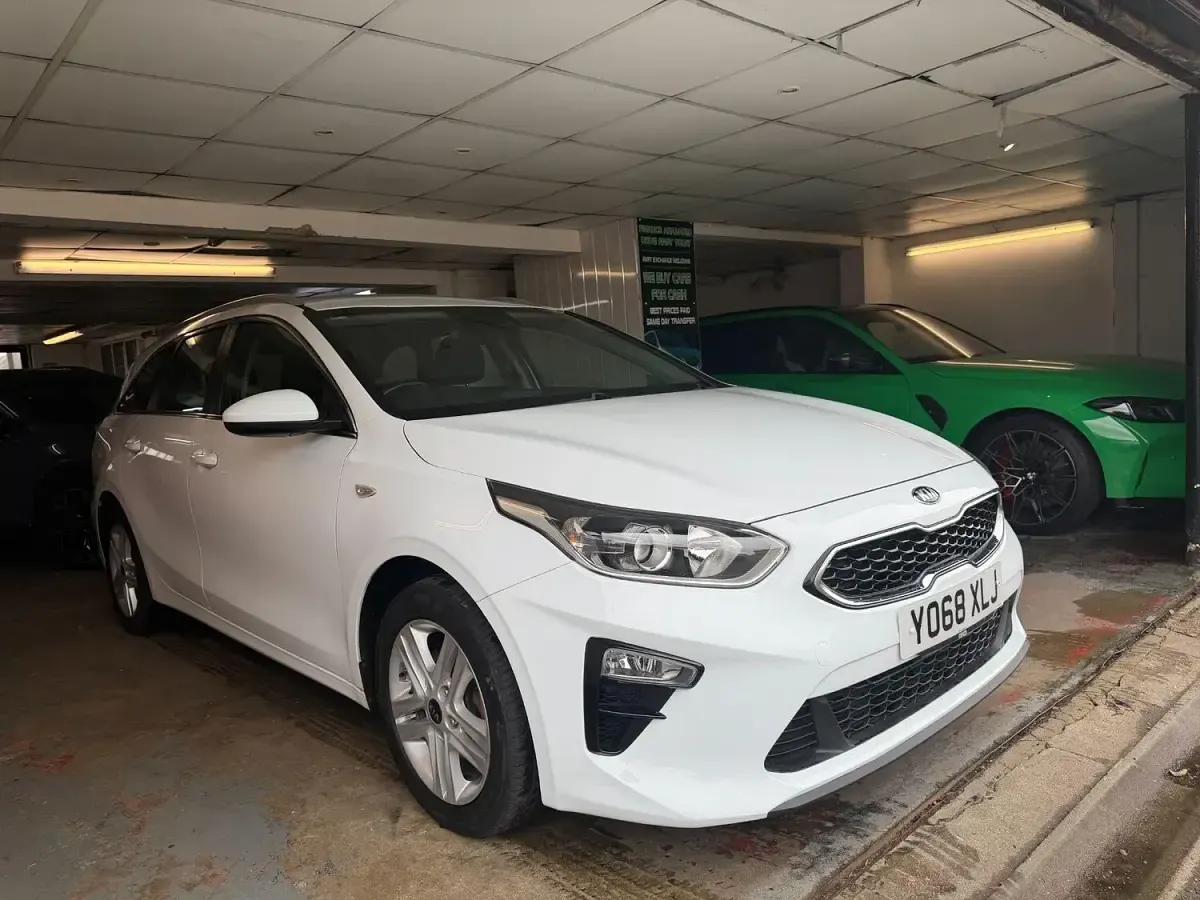 Used Kia Ceed Sportswagon 114 HP (83 kW) 2019 White Estate