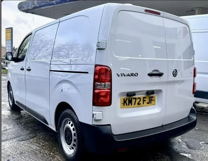 Used Vauxhall Vivaro 120 HP (88 kW) 2023 White MPV