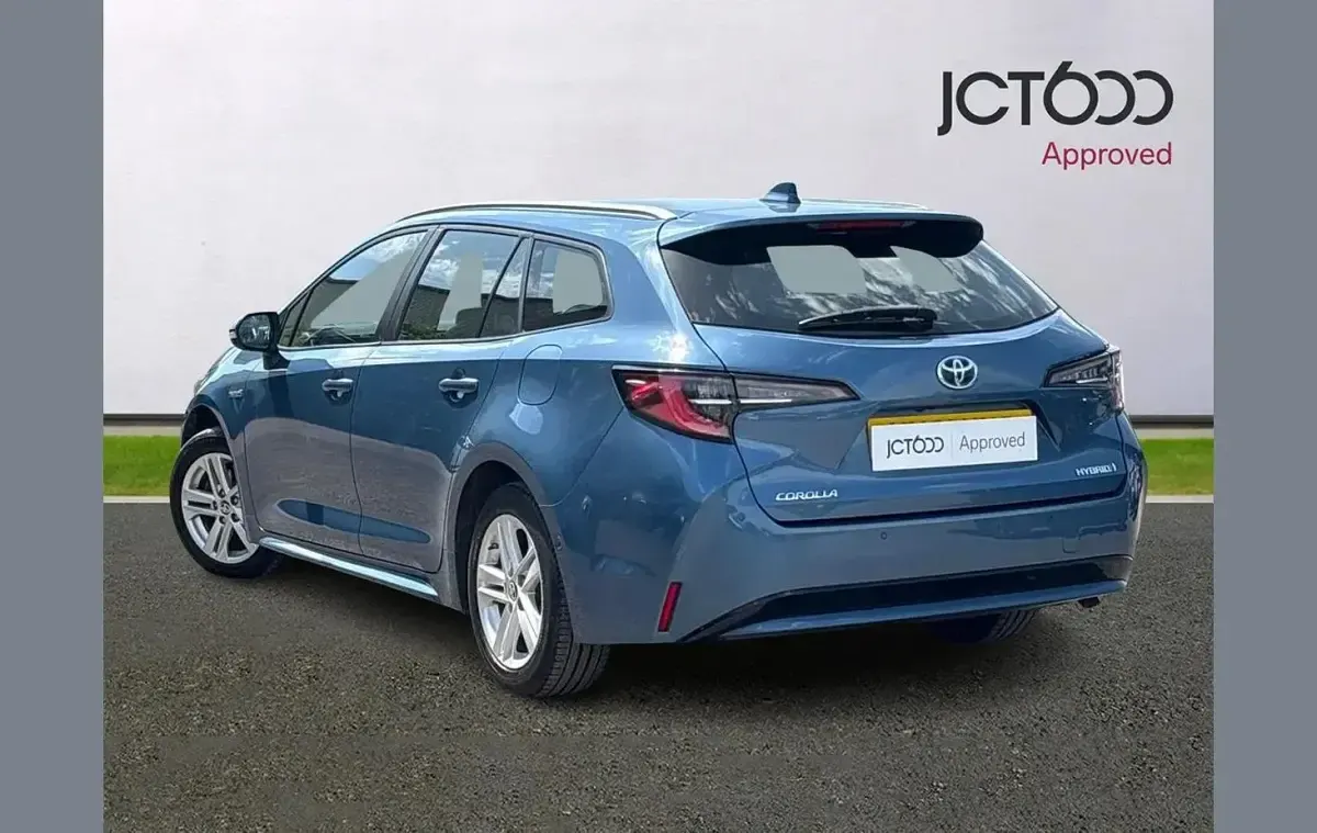 Used Toyota Corolla 122 HP (89 kW) 2021 Blue Estate