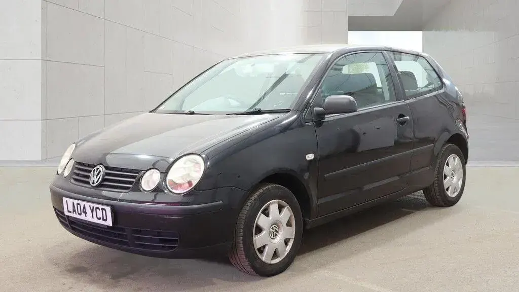 Used VW Polo 75 HP (55 kW) 2004 Black Hatchback