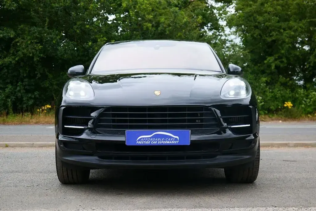 Used Porsche Macan 354 HP (260 kW) 2019 Black SUV