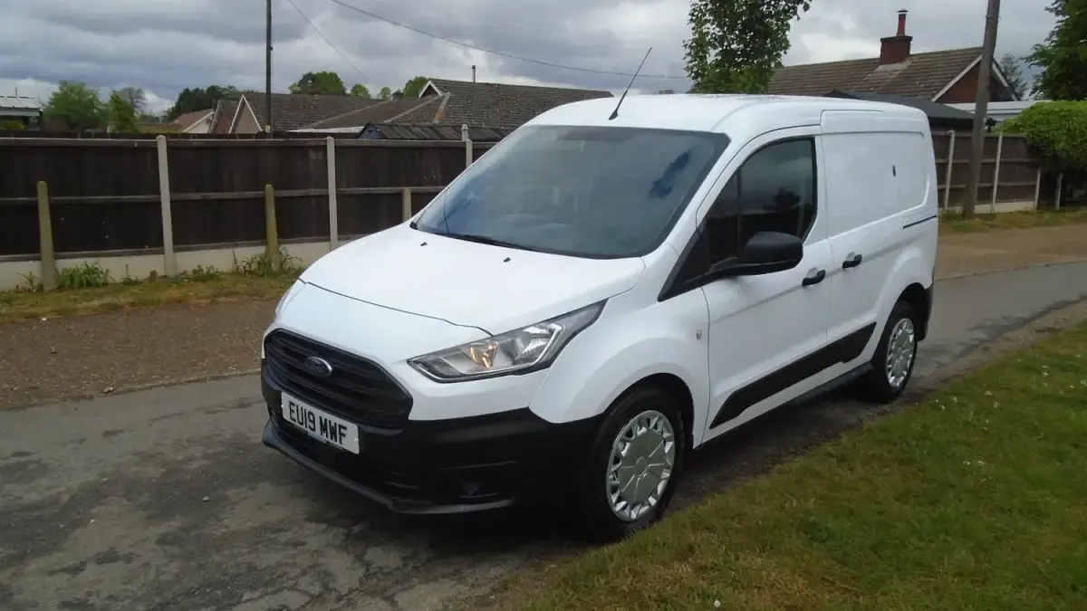 Usado Ford Transit Connect 75 HP (55 kW) 2019 Branco Monovolume