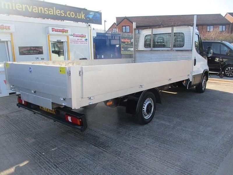 Used Iveco Daily 136 HP (100 kW) 2023 White