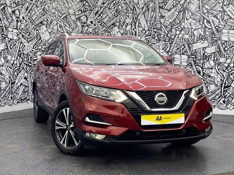 Used Nissan Qashqai N-Connecta 160 HP (117 kW) 2019 Red SUV