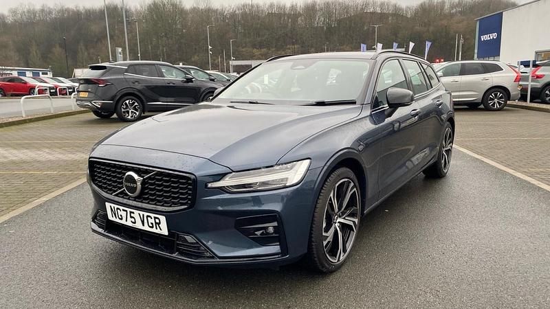 New Volvo V60 Plus 197 HP (144 kW) 2025 Blue Estate